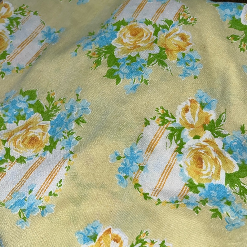 Vintage 70s Floral Roses Fitted Bed Sheet